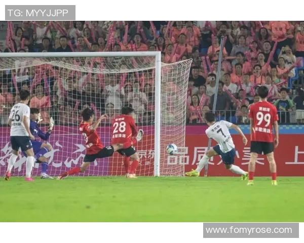 聚焦绿茵荣耀共赏激情瞬间足球星视界带你畅游赛场风云